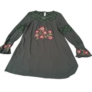 Altar'd State Green Ruffled Embroidered Tunic 3/4 sleeve